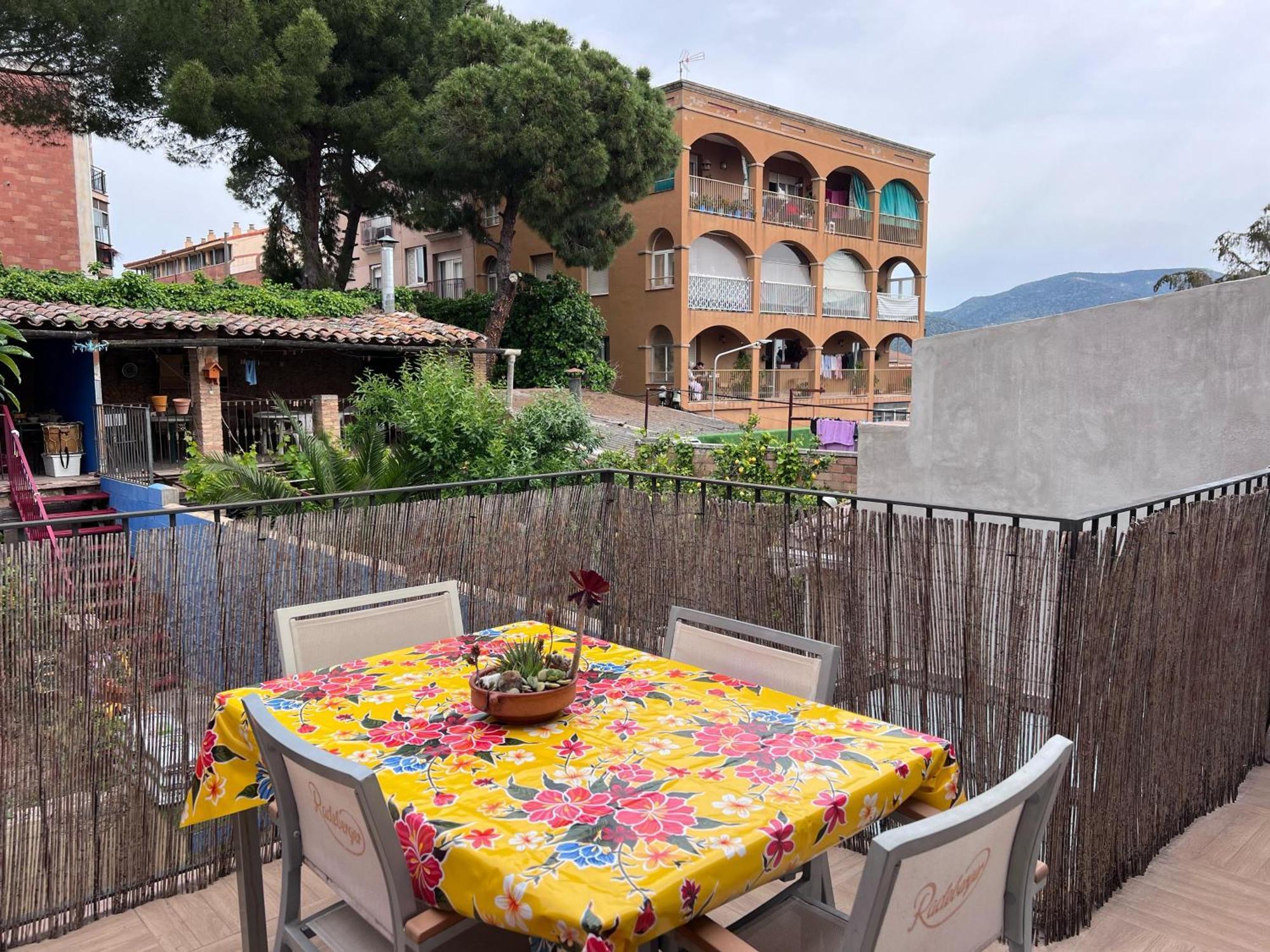 Alojamiento Con Encanto En Planta Superior Ideal Para Trabajo Y Escapadas Familiares En Montserrat Esparreguera Eksteriør bilde