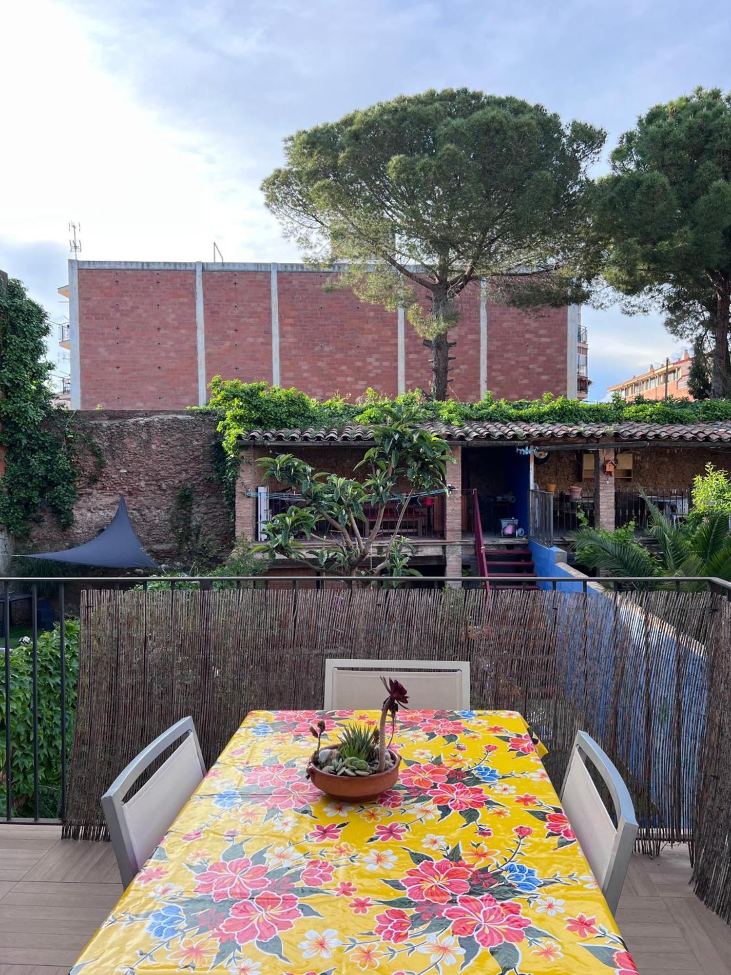 Alojamiento Con Encanto En Planta Superior Ideal Para Trabajo Y Escapadas Familiares En Montserrat Esparreguera Eksteriør bilde